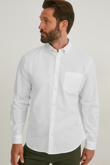Mężczyźni - Koszula Oxford - regular fit - przypinany kołnierzyk - biały