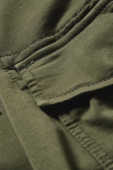 Hommes - CLOCKHOUSE - pantalon cargo - regular fit  - vert foncé