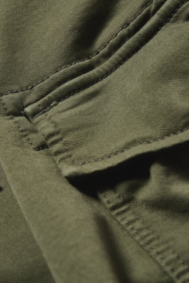 Home - CLOCKHOUSE - pantalons cargo - regular fit - verd fosc