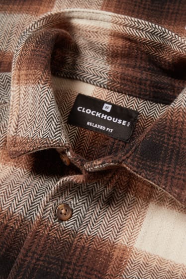 Hommes - CLOCKHOUSE - chemise - coupe relax - col kent - à carreaux - marron