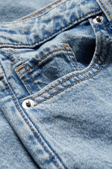 Femmes - CLOCKHOUSE - jean à jambe évasée - low waist - jean bleu clair