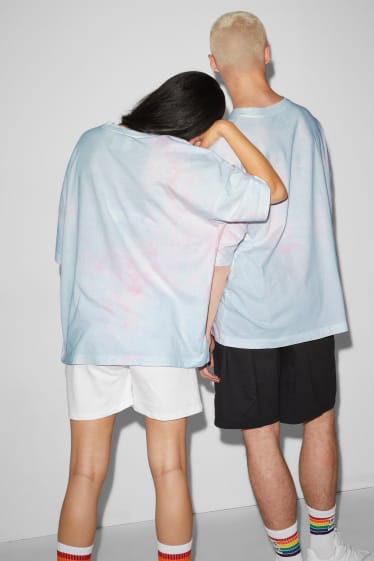 Kobiety - CLOCKHOUSE - T-shirt - Unisex - PRIDE - kolorowy
