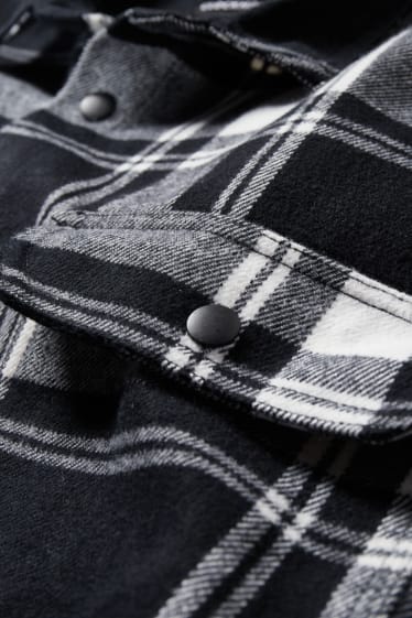 Hommes - CLOCKHOUSE - chemise en flanelle - regular fit - col kent - à carreaux - noir / blanc
