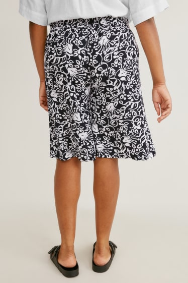 Damen - Shorts - Mid Waist - schwarz / weiß