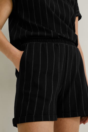 Women - Shorts - mid-rise waist - striped - black