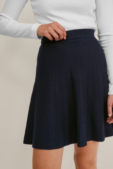 Women - Knitted skirt - dark blue