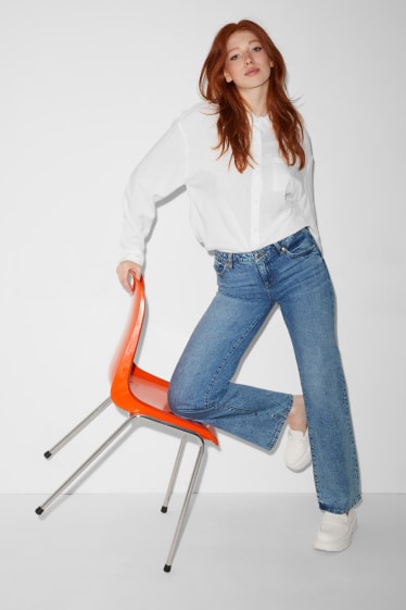 Femmes - CLOCKHOUSE - jean à jambe évasée - low waist - jean bleu