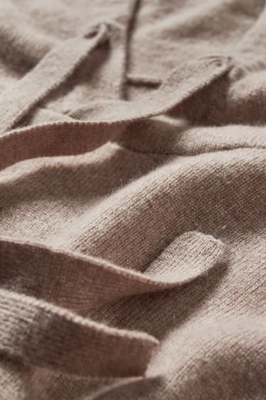 Femmes - Pull en cachemire à capuche. - taupe