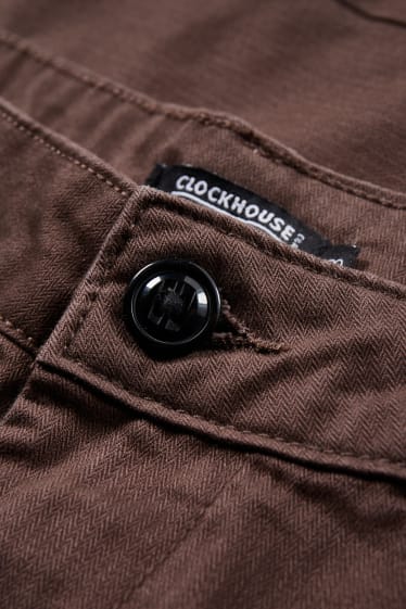 Hombre - CLOCKHOUSE - pantalón cargo - slim fit - marrón oscuro