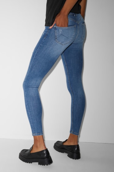 Women - CLOCKHOUSE - skinny jeans - mid-rise waist - push-up effect - blue denim