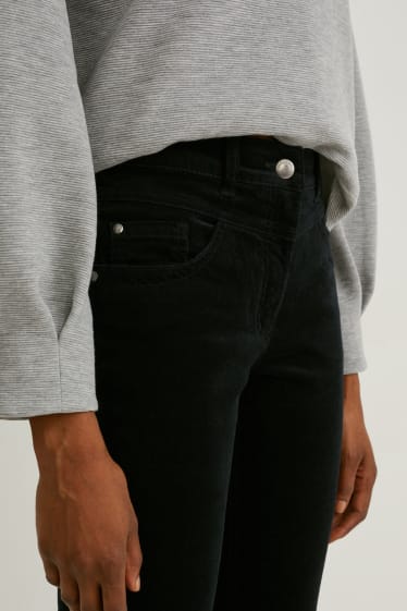 Dámské - Manšestrové kalhoty - mid waist - slim fit - LYCRA® - černá