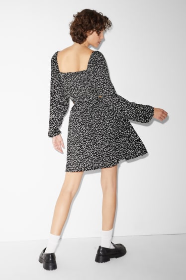 Femmes - CLOCKHOUSE - robe - à fleurs - noir / blanc