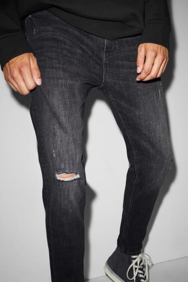 Hombre - CLOCKHOUSE - carrot jeans - LYCRA® - reciclados - vaqueros - gris oscuro