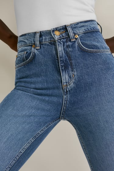 Femmes - Jean de coupe droite - high waist - jean bleu