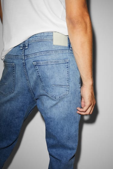 Men - CLOCKHOUSE - carrot jeans - LYCRA® - denim-light blue