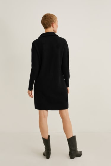 Women - Knitted dress  - black