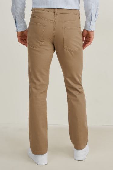Home - Pantalons de tela - regular fit - LYCRA® - marró clar