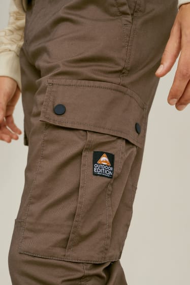 Hombre - Pantalón cargo - regular fit - LYCRA® - caqui