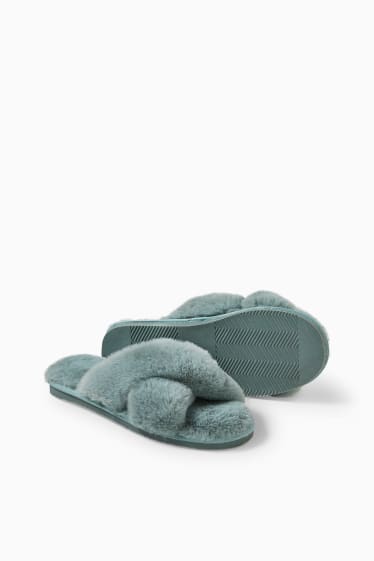 Women - Faux fur slippers - mint green