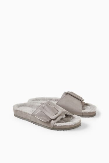 Donna - Pantofole - similpelle scamosciata - grigio chiaro