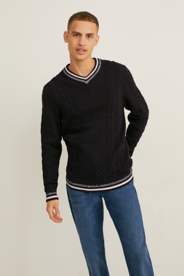 Mężczyźni - Sweter - wzór w warkocze - ciemnoniebieski