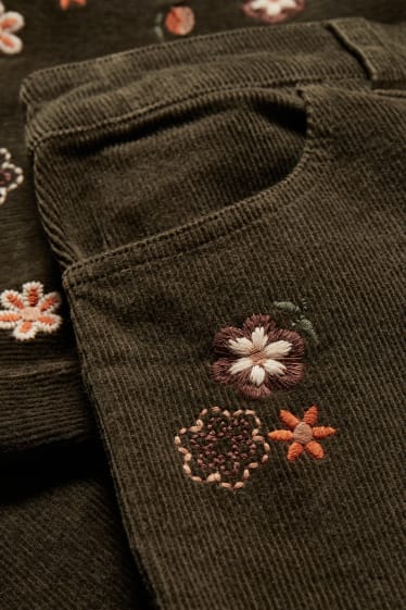 Femmes - CLOCKHOUSE - pantalon en velours côtelé - high-waist - flared - à fleurs - vert