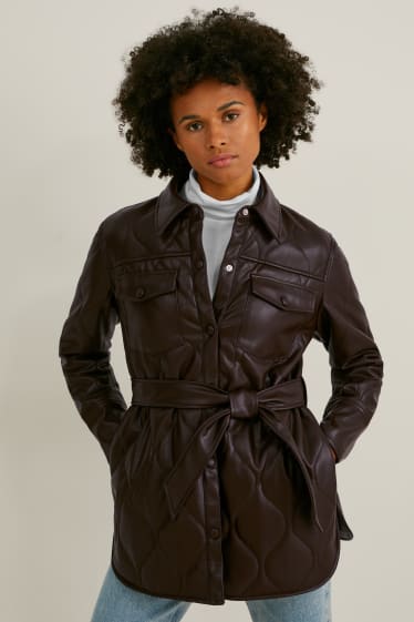 Kobiety - Pikowana kurtka typu shacket - imitacja skóry - ciemnobrązowy