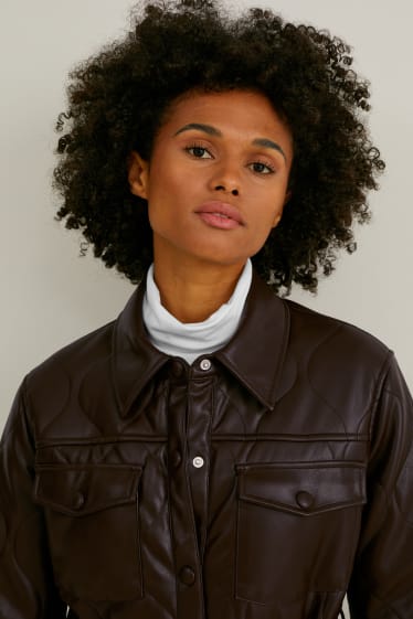 Kobiety - Pikowana kurtka typu shacket - imitacja skóry - ciemnobrązowy