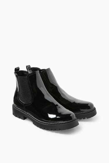 Dámské - Lakované boty ve stylu Chelsea - černá