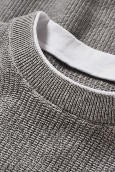 Hommes - CLOCKHOUSE - pull - look 2-en-1 - gris chiné