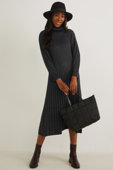 Women - Knitted dress - black