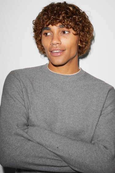 Hommes - CLOCKHOUSE - pull - look 2-en-1 - gris chiné