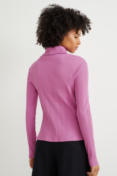 Femei - Bluză cu guler rulat - violet deschis