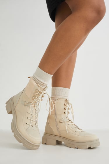 Damen - Boots - Lederimitat - beige