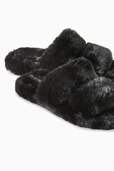 Ados & jeunes adultes - CLOCKHOUSE - chaussons en imitation fourrure - noir