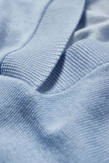 Femei - Pulover din tricot fin - albastru deschis