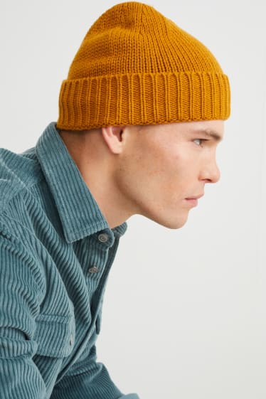 Men - Knitted hat - havanna