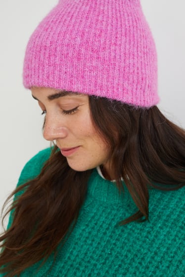 Femei - Căciulă tricotată - roz