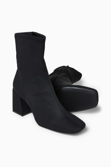 Mujer - Botines - negro