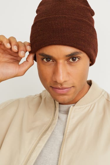 Men - Knitted hat - brown