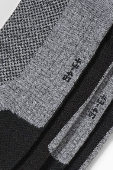 Pánské - Multipack 2 ks - sportovní ponožky do tenisek - světle šedá-žíhaná