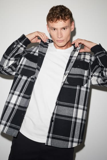 Men - CLOCKHOUSE - shirt - relaxed fit - kent collar - check - white / black