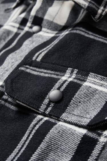 Uomo - CLOCKHOUSE - camicia - relaxed fit - colletto all'italiana - a quadretti - bianco / nero