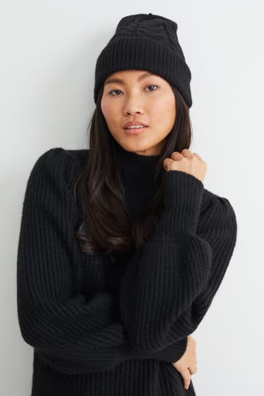 Women - Knitted hat - black