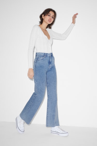 Women - CLOCKHOUSE - wide leg jeans - high waist - denim-light blue