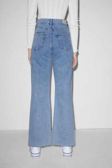 Women - CLOCKHOUSE - wide leg jeans - high waist - denim-light blue