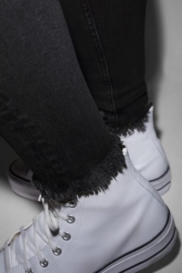 Kobiety - CLOCKHOUSE - skinny jeans - wysoki stan - LYCRA® - czarny