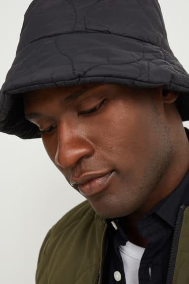 Men - Quilted hat - black