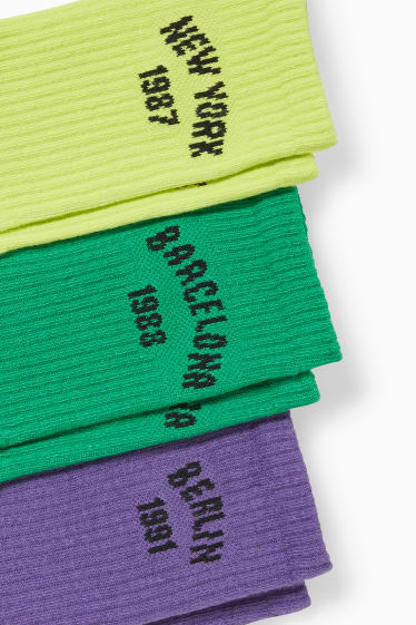 Femei - Multipack 3 perechi - șosete de tenis cu motive - inscripție - verde
