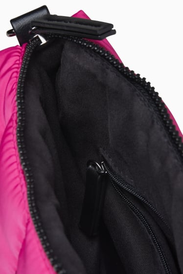 Femmes - Petit sac à bandoulière surpiqué avec sangle amovible - rose